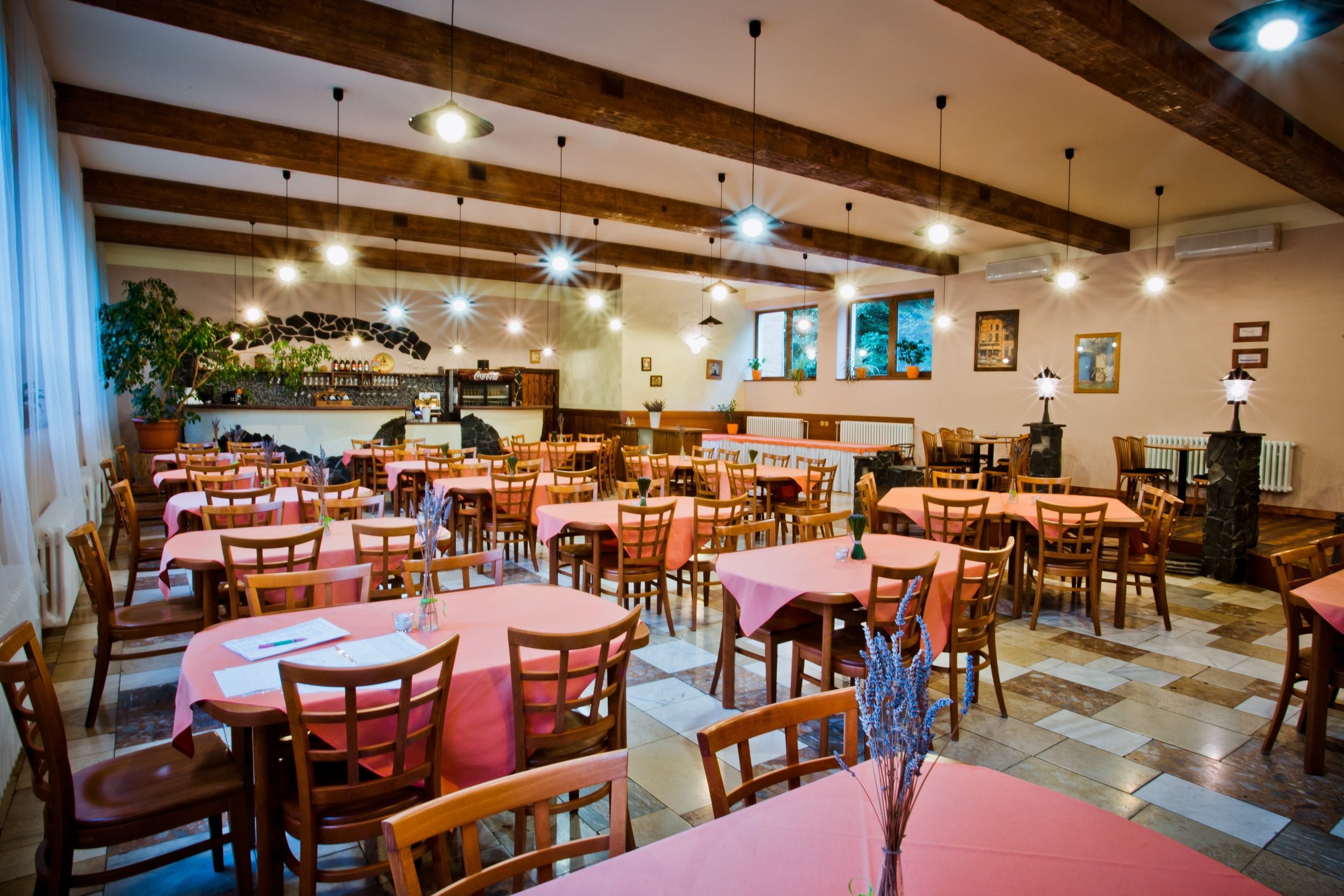 A mid-range Koh Tao restaurant, the bracket most travellers eat in